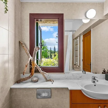 Luxury With Private Pool Aphrodite Hills וילה